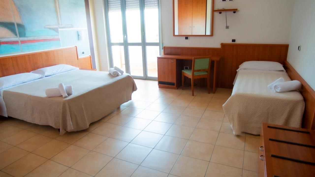 Hotel Royal Giulianova Exterior foto